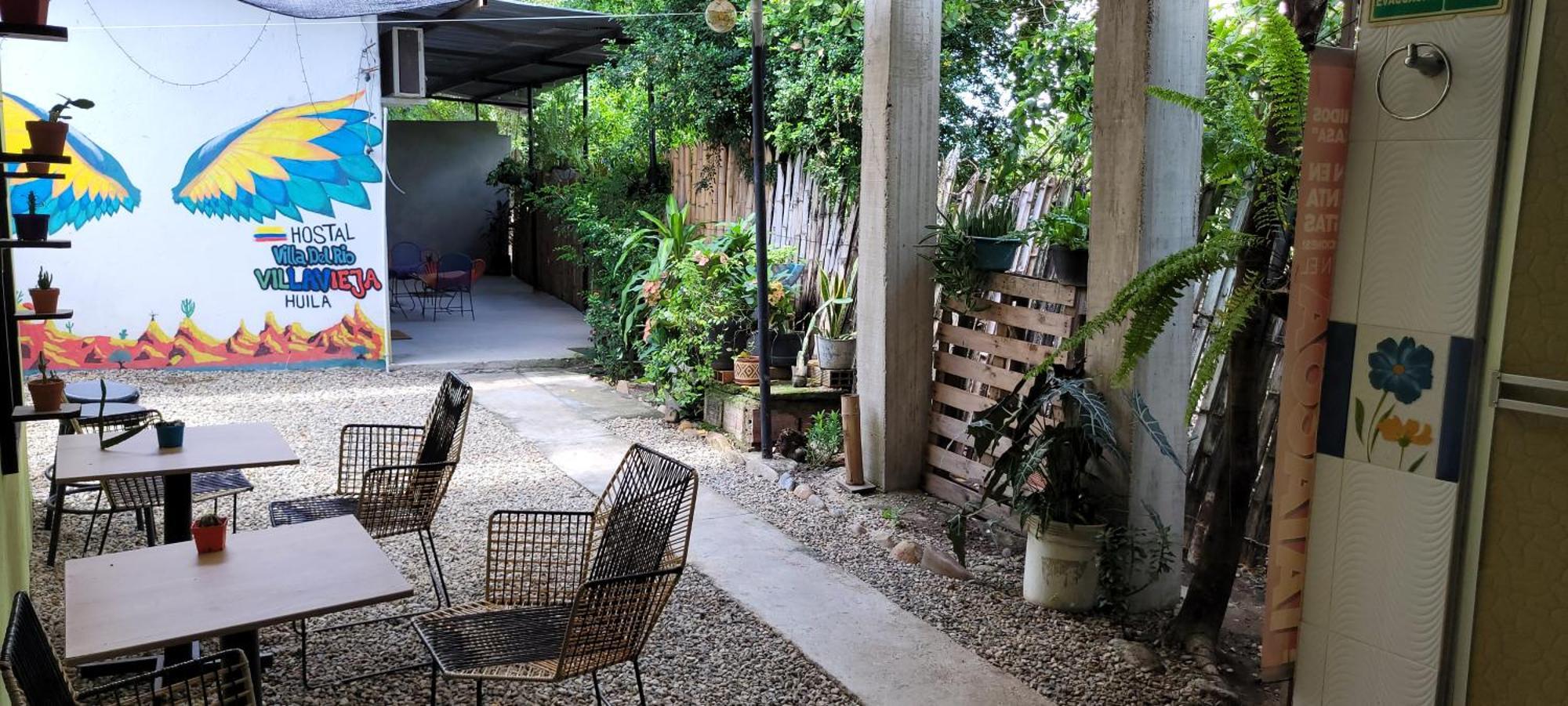Hostal Villa Del Rio Las Brisas Villavieja Buitenkant foto