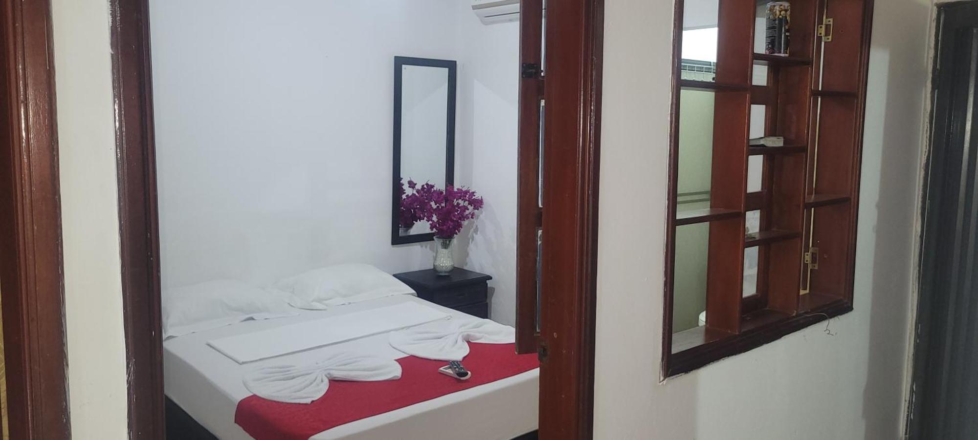 Hostal Villa Del Rio Las Brisas Villavieja Buitenkant foto