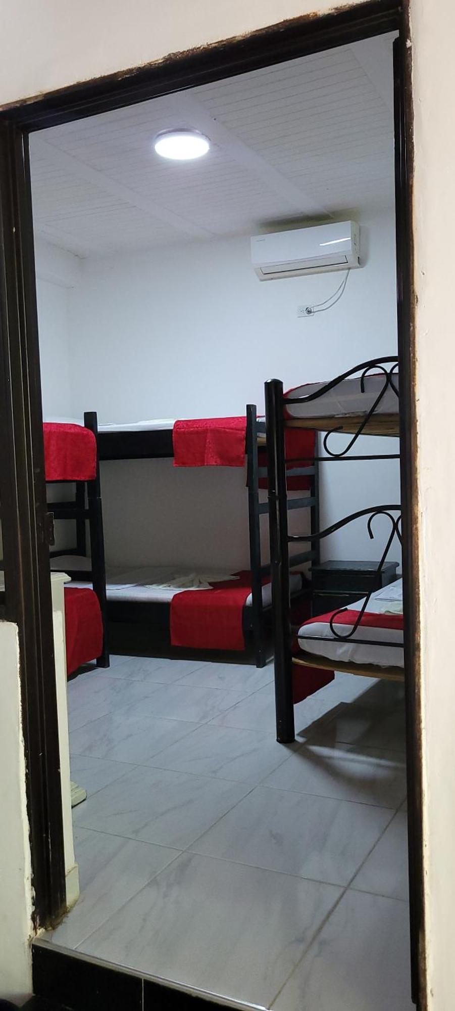 Hostal Villa Del Rio Las Brisas Villavieja Buitenkant foto