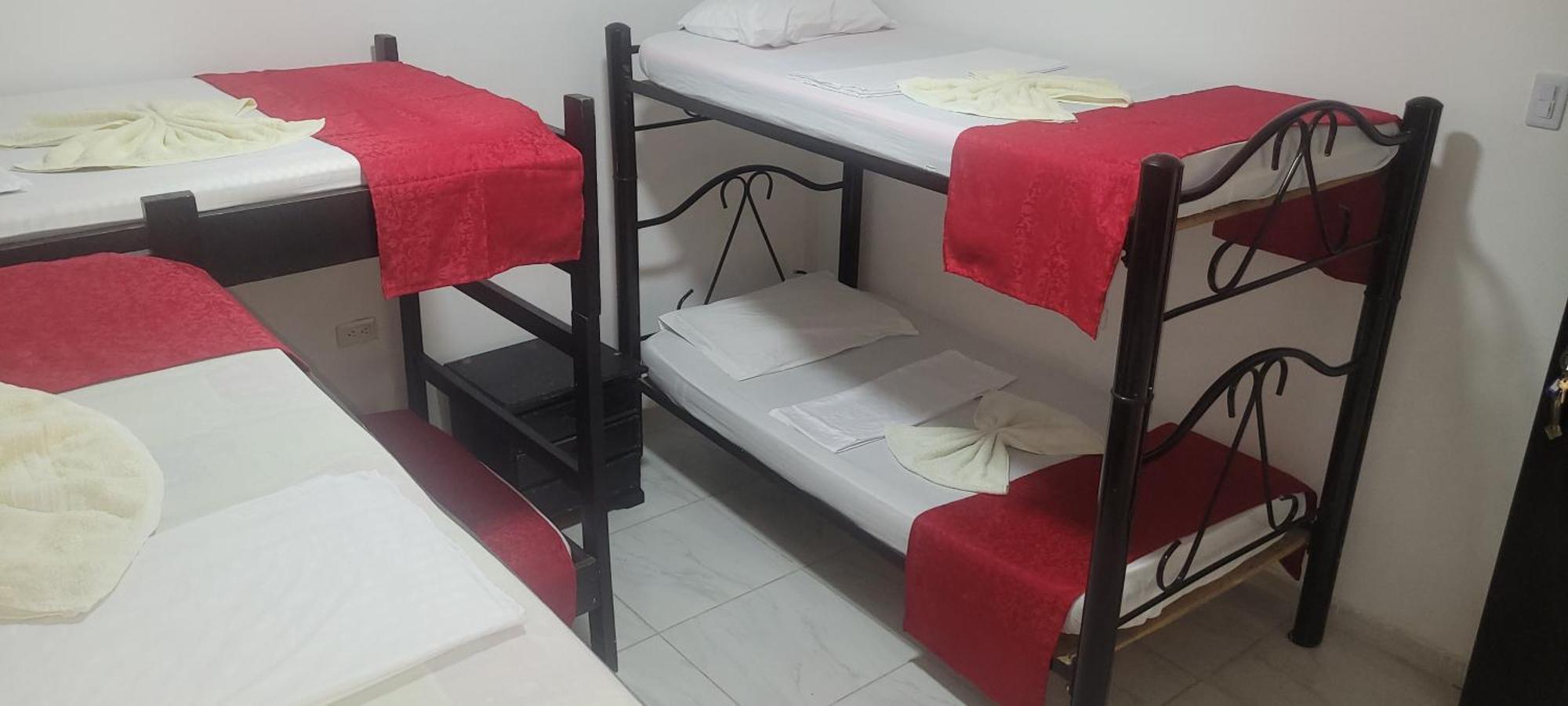 Hostal Villa Del Rio Las Brisas Villavieja Buitenkant foto
