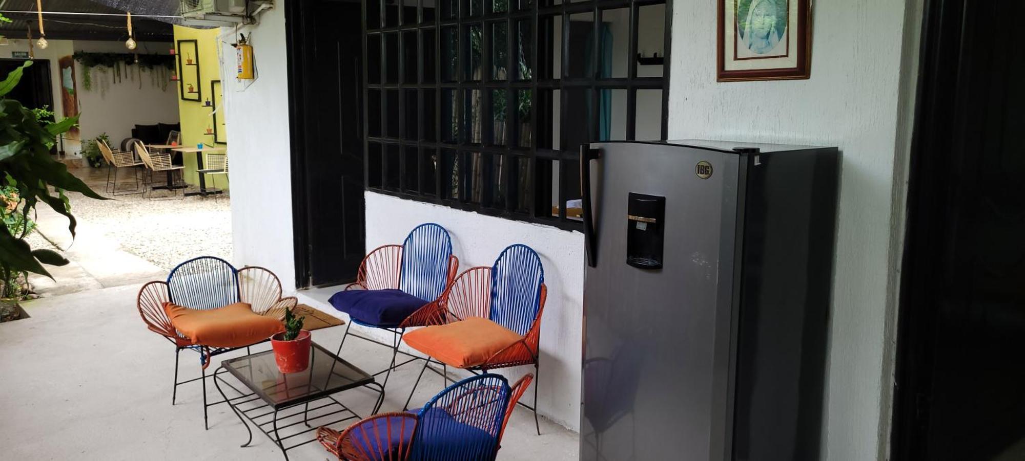 Hostal Villa Del Rio Las Brisas Villavieja Buitenkant foto
